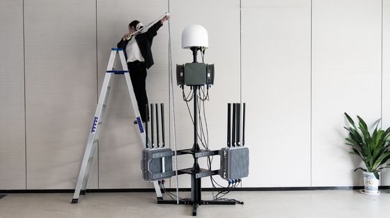 satın al Tam bant 70MHz-6GHz 1 N süper müdahale ile sabit drone algılama ve engelleme cihazı 10km algılama ve 3km engelleme mesafesi Çevrimiçi üretim