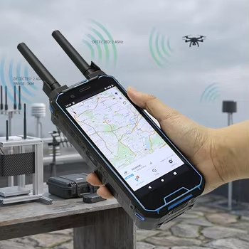 satın al İHA Spektrum Tespit Protokolü Analizi Uzaktan Kimlik Tanıma ve 3KM Aralığa Kadar Gerçek Zamanlı Yörünge Takibi ile El Tipi Drone Dedektörü Çevrimiçi üretim